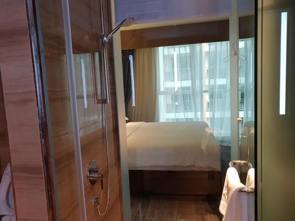 KSL Hot Spring Resort : photo 6 de la chambre chambre lit king-size premier de luxe