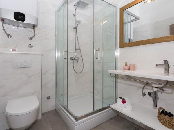 Luxury Rooms Saint Jacob : photo 1 de la chambre chambre double deluxe avec lit d'appoint