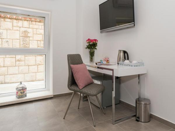 Luxury Rooms Saint Jacob : photo 6 de la chambre chambre double deluxe avec lit d'appoint