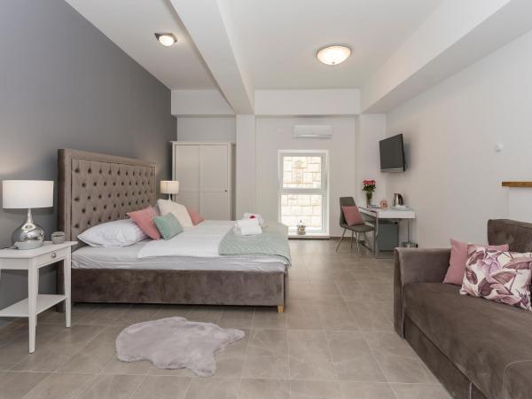 Luxury Rooms Saint Jacob : photo 1 de la chambre chambre double deluxe avec lit d'appoint