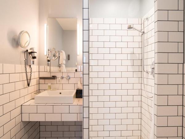 Ku'Damm 101 Hotel : photo 3 de la chambre chambre double ou lits jumeaux confort