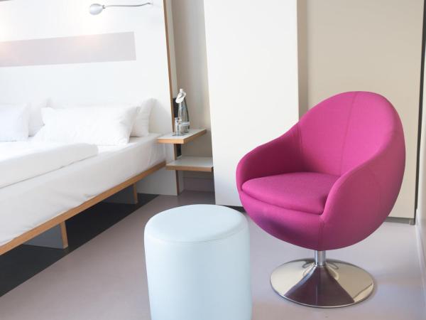 Ku'Damm 101 Hotel : photo 3 de la chambre chambre double - accessible aux personnes à mobilité réduite