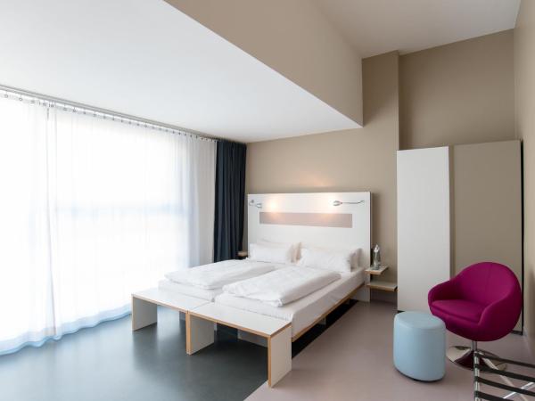 Ku'Damm 101 Hotel : photo 1 de la chambre chambre double - accessible aux personnes à mobilité réduite