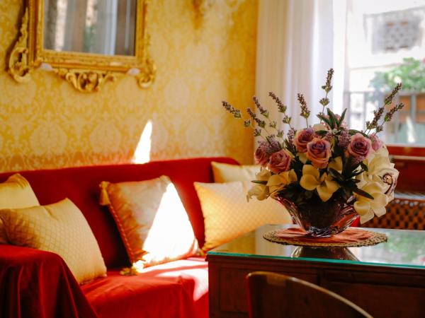 B&B Beroni a Venezia : photo 5 de la chambre suite lit king-size avec balcon