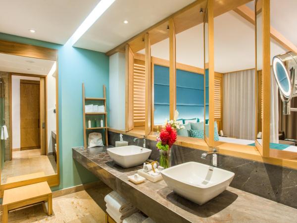 Dreams Playa Mujeres Golf & Spa Resort - All Inclusive : photo 8 de la chambre suite junior - vue sur jardin