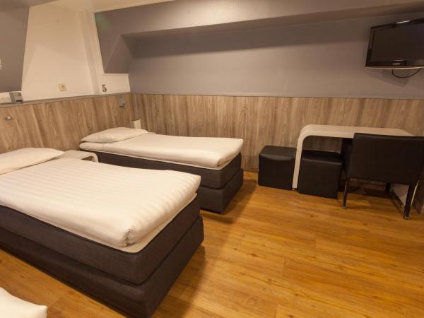 Travel Hotel Amsterdam : photo 4 de la chambre chambre familiale