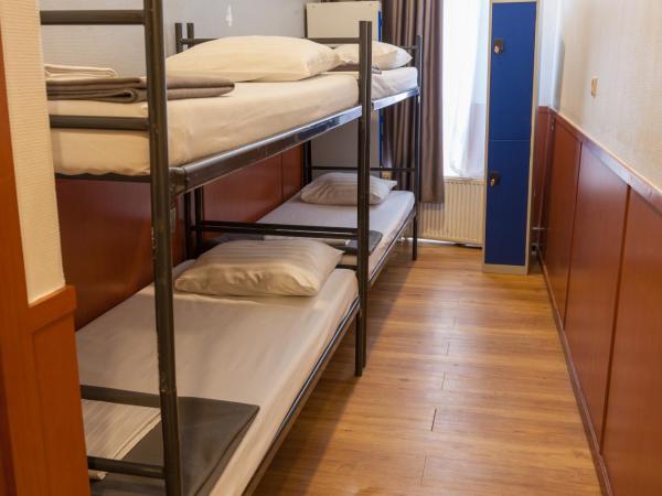 Travel Hotel Amsterdam : photo 4 de la chambre chambre quadruple avec lits superposés