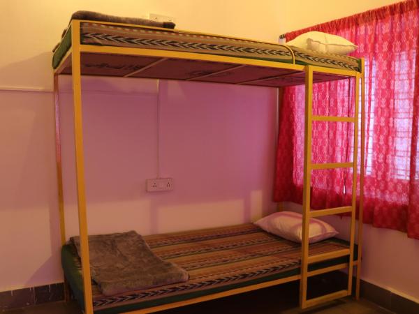 Shepherd Stories - Community stay for Social Entrepreneurs : photo 1 de la chambre lit dans dortoir pour femmes de 4 lits