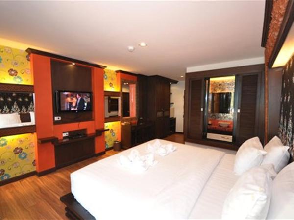 Chalelarn Hotel Hua Hin : photo 3 de la chambre chambre double deluxe - vue partielle sur mer