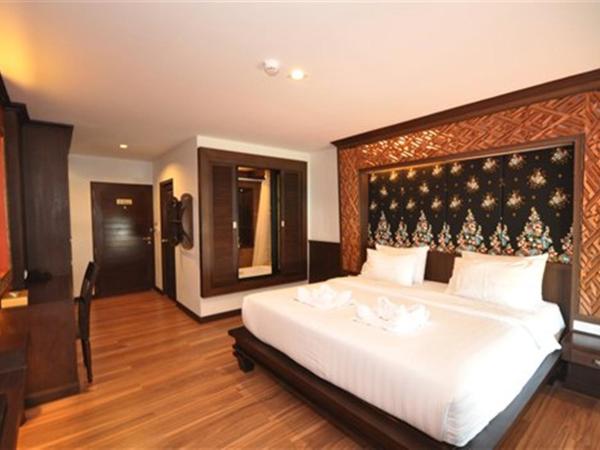 Chalelarn Hotel Hua Hin : photo 1 de la chambre chambre double deluxe - vue partielle sur mer
