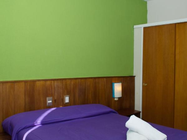 Marcopolo Inn Hostel Bariloche : photo 3 de la chambre chambre double