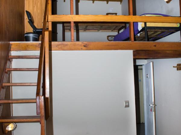 Marcopolo Inn Hostel Bariloche : photo 5 de la chambre lit dans dortoir mixte de 6 lits