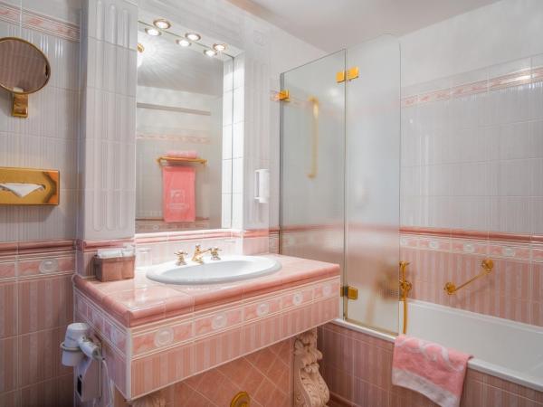 Schlosshotel Römischer Kaiser : photo 7 de la chambre chambre double deluxe