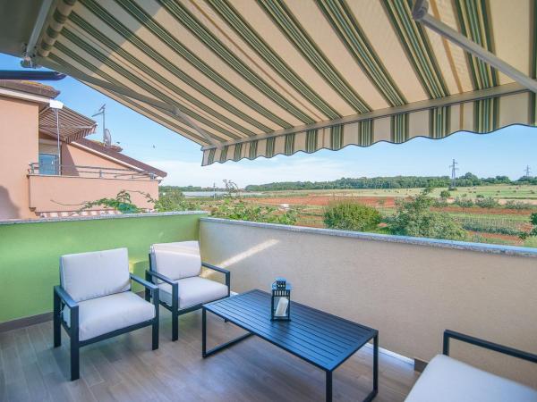 Vet-Centar : photo 7 de la chambre appartement avec balcon