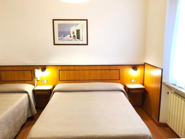 Hotel Signa : photo 1 de la chambre chambre triple Économique