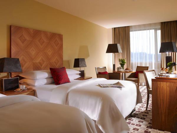 The Connacht Hotel : photo 1 de la chambre chambre familiale