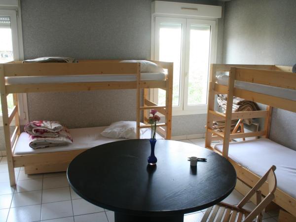 La Petite Auberge de Saint-Sernin : photo 2 de la chambre lit dans dortoir mixte de 6 lits