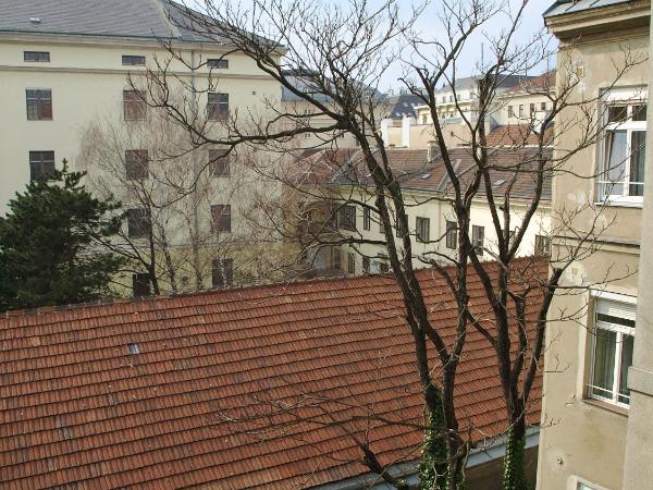 Hotel Admiral : photo 3 de la chambre chambre simple avec toilettes communes