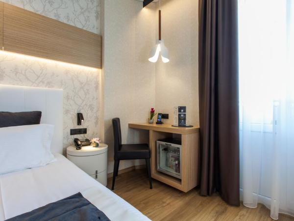 Egnatia Palace Hotel & Spa : photo 7 de la chambre chambre lits jumeaux avec balcon