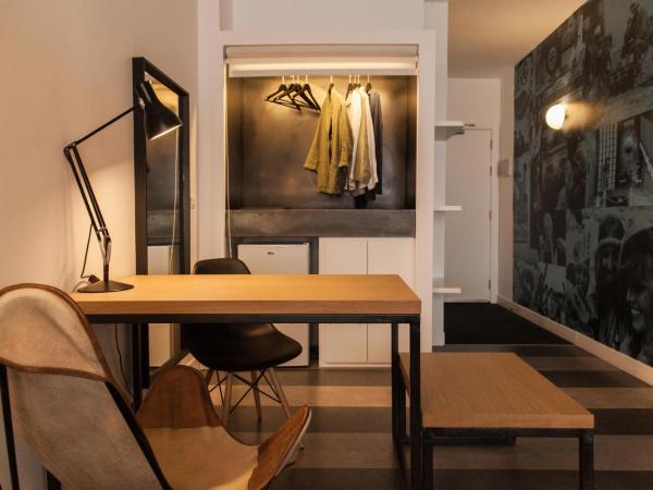 Sixties Ramblas : photo 6 de la chambre chambre double ou lits jumeaux supérieure avec balcon