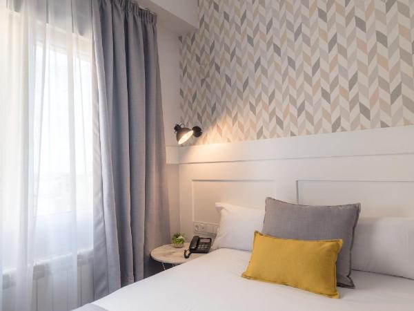 BYPILLOW Velázquez 45 : photo 4 de la chambre chambre simple