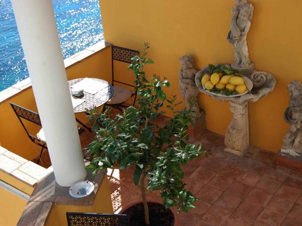 La Terrazza sul Mare : photo 8 de la chambre chambre lit king-size supérieure