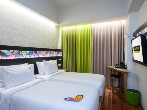 MaxOneHotels at Dharmahusada Surabaya : photo 4 de la chambre happiness double or twin room