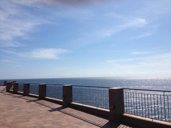 Apartment on the sea : photo 3 de la chambre appartement - vue sur mer