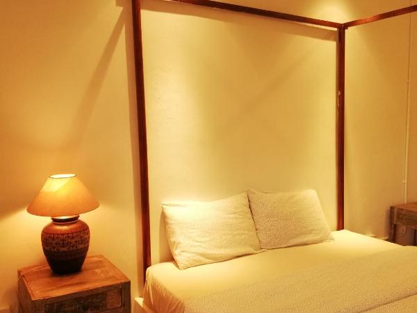 Coco Country Homes : photo 3 de la chambre chambre lit queen-size - vue sur piscine