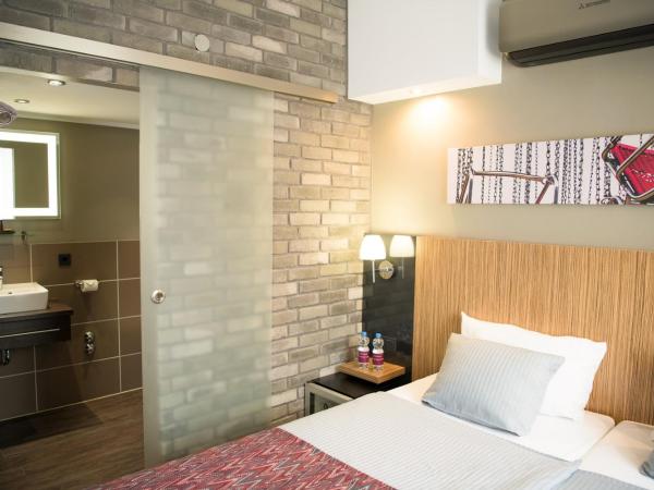 Hotel Munich City : photo 6 de la chambre chambre double supérieure avec climatisation