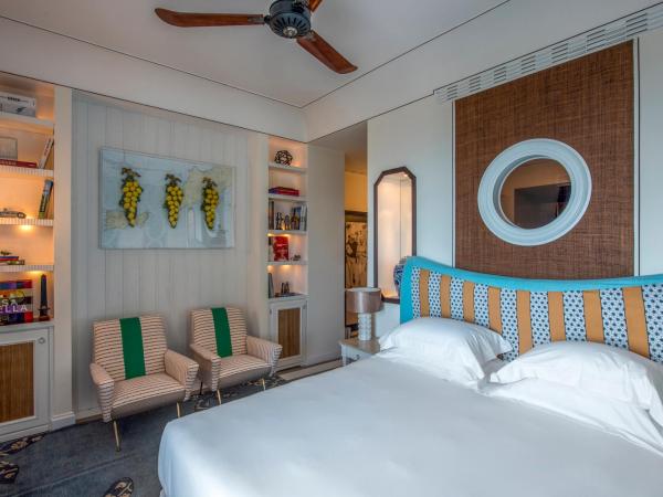 Capri Tiberio Palace - The Leading Hotels of the World : photo 4 de la chambre chambre double deluxe avec balcon - vue sur mer