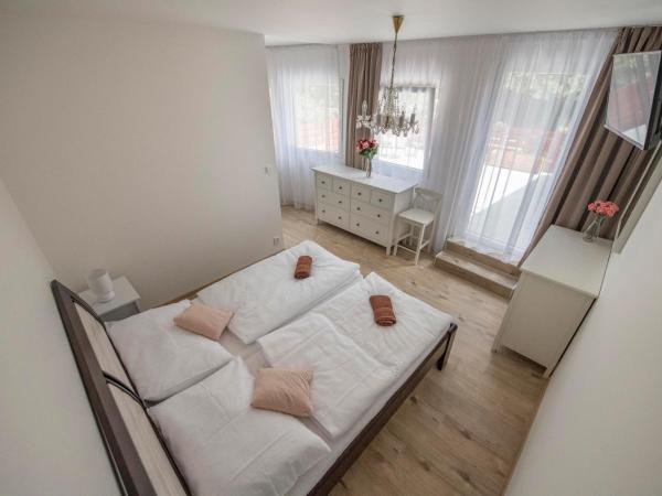 Penzion Patron : photo 1 de la chambre suite avec terrasse