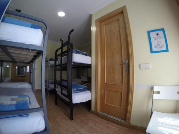 RC Miguel Angel : photo 4 de la chambre lit dans dortoir de 6 lits avec salle de bains privative 