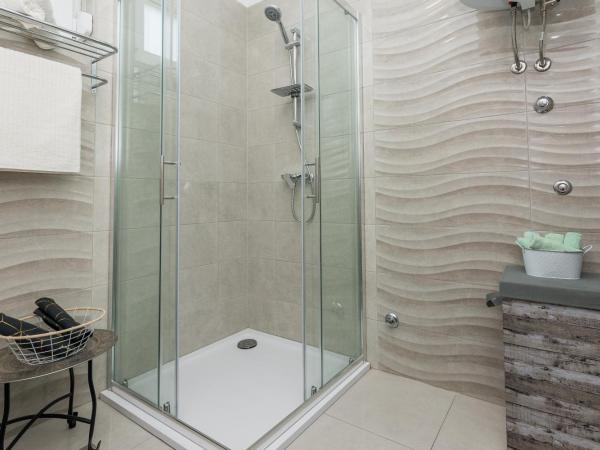 Apartments Marta 1 : photo 9 de la chambre appartement deluxe