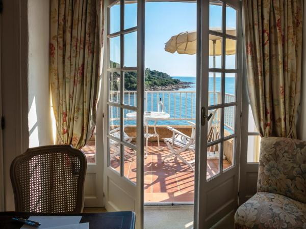 Hotel Le Maquis : photo 1 de la chambre chambre double ou lits jumeaux standard avec terrasse - vue sur mer