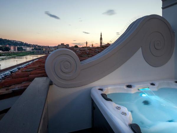 LHP Hotel River & SPA : photo 1 de la chambre suite junior deluxe - vue sur arno