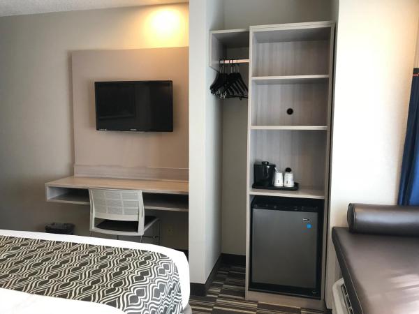 Microtel Inn & Suites by Wyndham Atlanta Buckhead Area : photo 6 de la chambre chambre lit queen-size - non-fumeurs