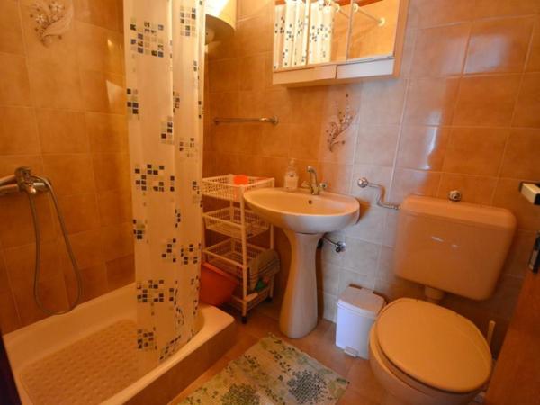 Apartman Ivana : photo 4 de la chambre chambre double avec salle de bains privative