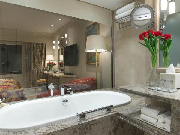 Taj Palace, New Delhi : photo 9 de la chambre garden presidential 2 bed suite pool view