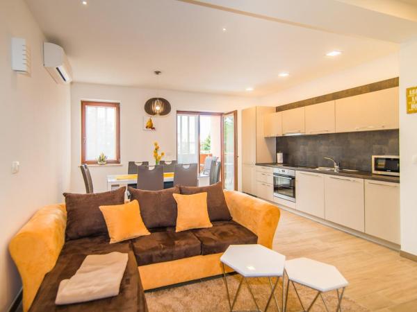 Milohanic Luxury Porec Apartments : photo 4 de la chambre appartement avec balcon