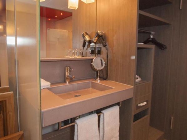 Agora Swiss Night by Fassbind : photo 4 de la chambre chambre simple affaires 