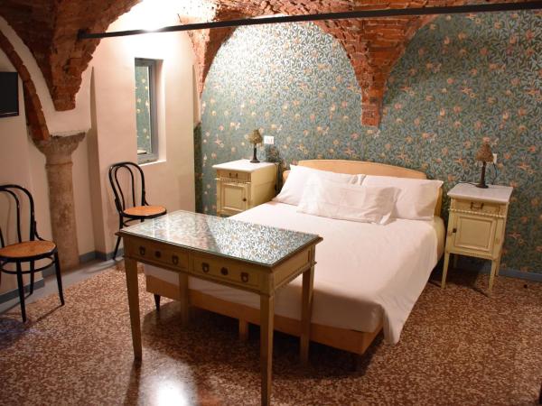Ca' Monteggia Guest House : photo 2 de la chambre chambre double supérieure