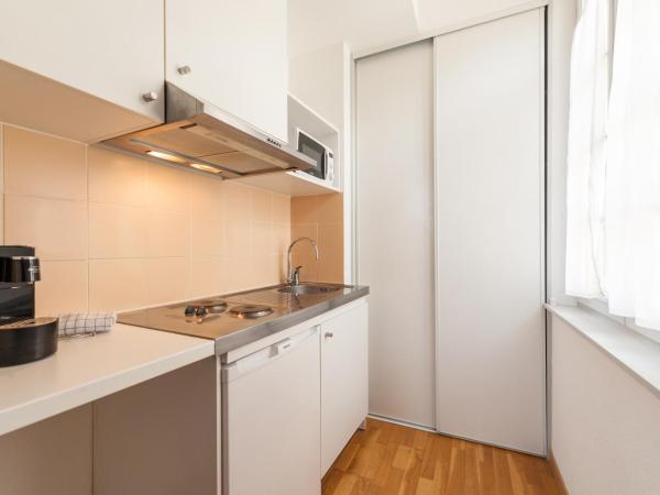 Residhotel Vieux Port : photo 5 de la chambre studio - vue partielle sur port