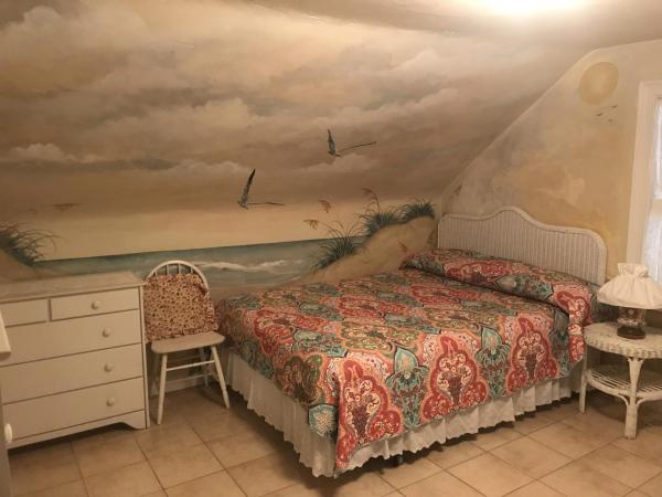 Angie's Guest Cottage : photo 1 de la chambre studio triple standard