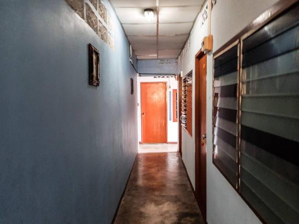 Canaan guesthouse : photo 1 de la chambre chambre lits jumeaux avec climatisation et salle de bains commune