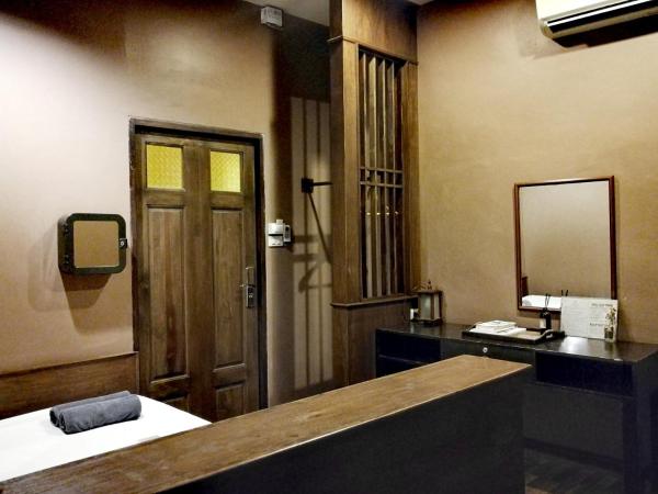 Niras Bankoc Hostel : photo 3 de la chambre chambre double avec salle de bains commune