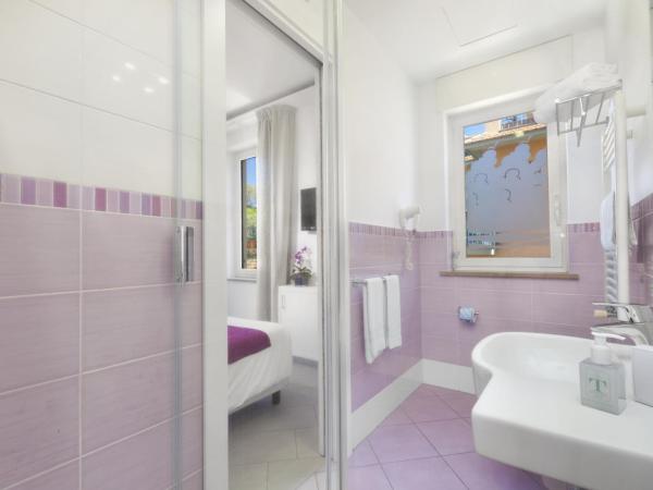 Hotel Tasso Suites & Spa : photo 8 de la chambre chambre double ou lits jumeaux classique