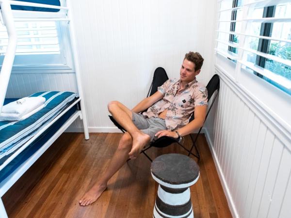 Wake Up! Byron Bay : photo 2 de la chambre chambre lits jumeaux avec salle de bains commune