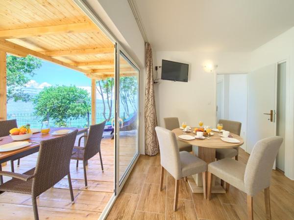 Camping Glavotok : photo 9 de la chambre villa with  terrace and sea view