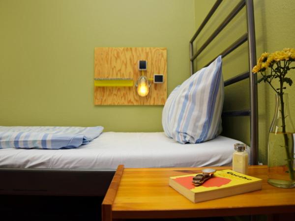 Amstel House Hostel : photo 5 de la chambre chambre simple avec salle de bains